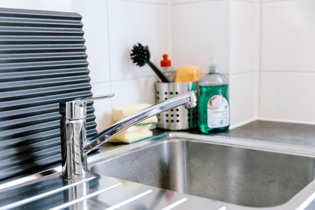 Apartamento Zentral Und Frisch Eingerichtet: 2 Zi. 24H Checkin Kiel Exterior foto